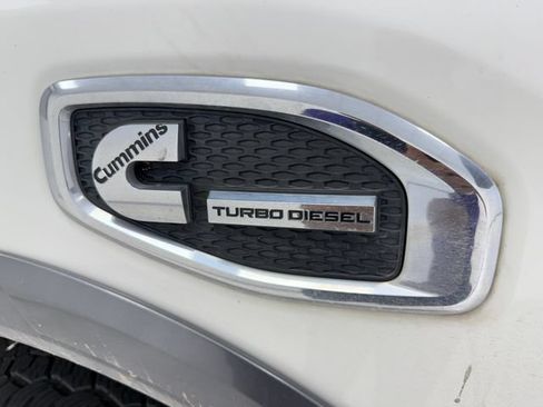 Used 2019 Nissan Titan PRO-4X w/ Pro-4x Convenience Package AWD/4WD image 9