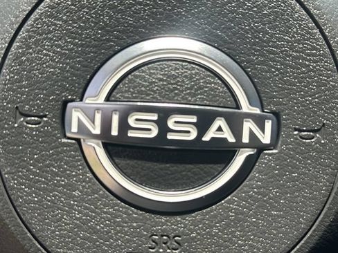 Used 2023 Nissan Pathfinder SL AWD/4WD image 22