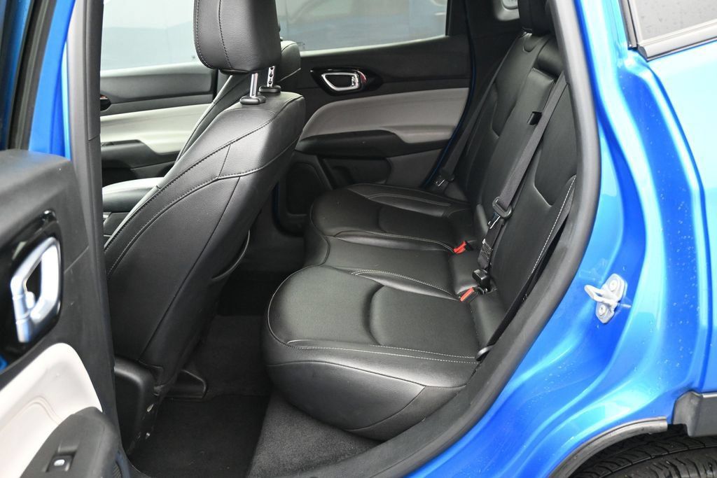 Used 2025 Jeep Compass Limited AWD/4WD image 17