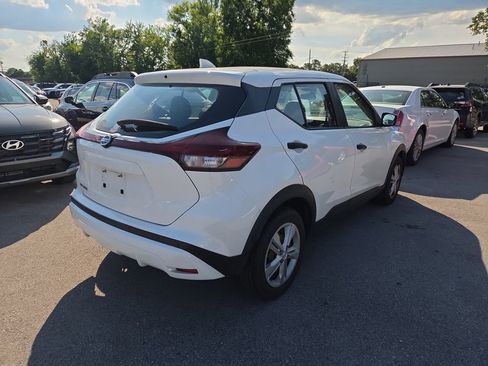 Used 2021 Nissan Kicks S FWD image 4