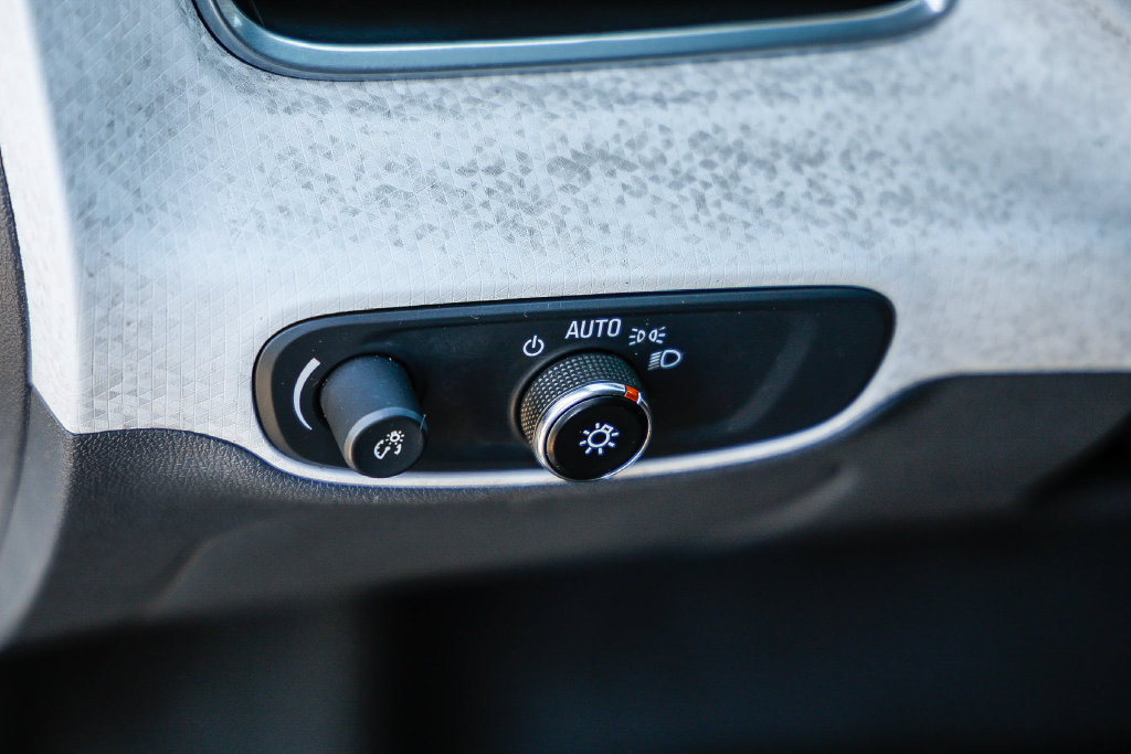 Used 2019 Chevrolet Bolt LT FWD image 40