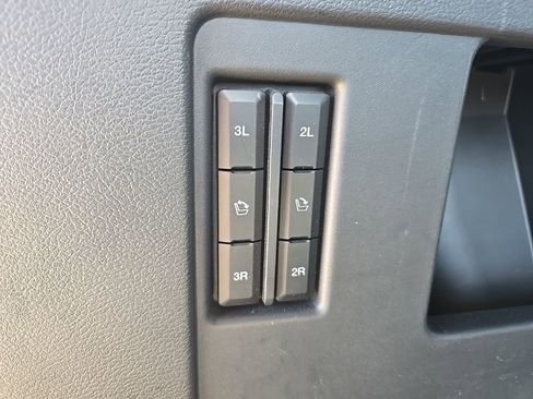 Used 2023 Ford Expedition Platinum image 16