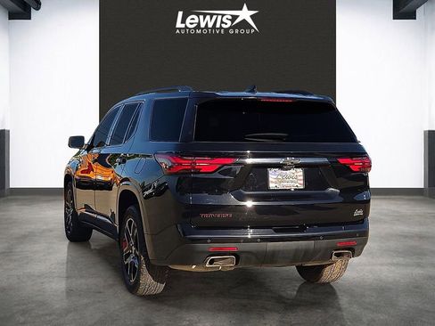 Used 2023 Chevrolet Traverse Premier w/ Redline Edition FWD image 3