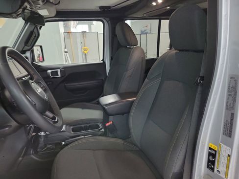 Used 2024 Jeep Wrangler Sport S image 28