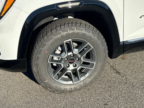 New 2026 GMC Terrain AT4 w/ LPO, Floor Liner Package AWD/4WD image 31