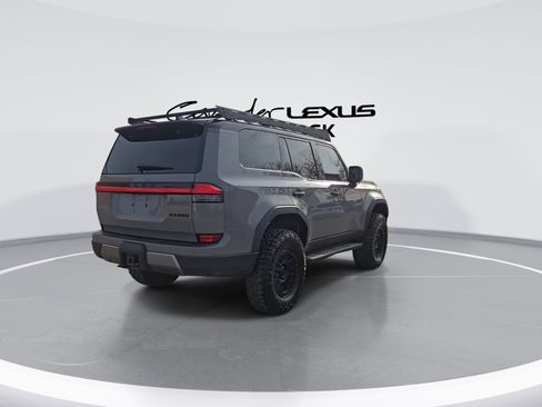 Used 2024 Lexus GX 550 image 8