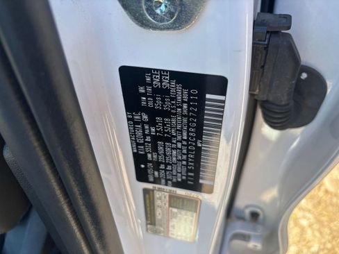 Used 2024 Kia Sorento S image 9