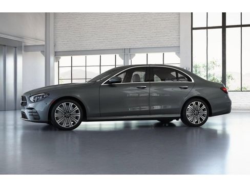 Used 2023 Mercedes-Benz E 450 4MATIC Sedan image 37