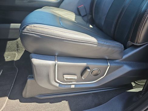 Used 2024 Ford Expedition Platinum RWD image 19