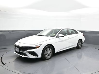 Certified 2025 Hyundai Elantra SE w/ Cargo Package