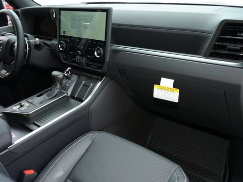 Used 2026 Lexus GX 550 AWD/4WD image 10