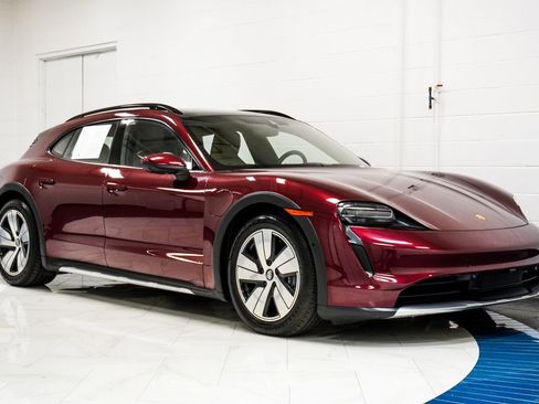 Used 2022 Porsche Taycan 4 Cross Turismo image 5