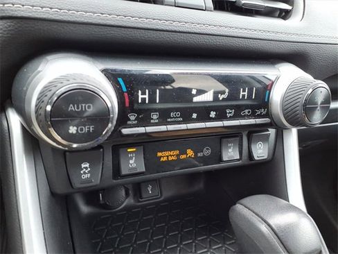 Certified 2022 Toyota RAV4 XLE image 21