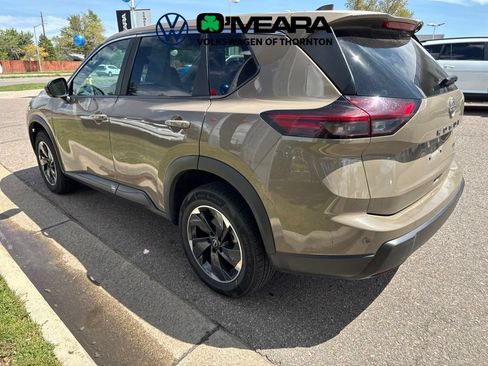 Used 2025 Nissan Rogue SV AWD/4WD image 5