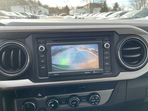 Certified 2018 Toyota Tacoma SR5 image 17