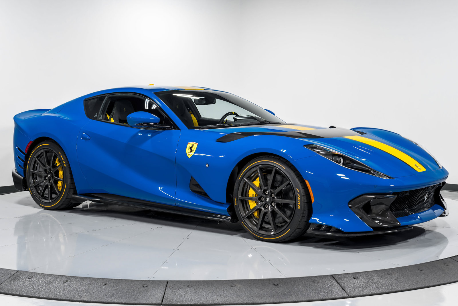 Used 2022 Ferrari 812 Competizione RWD image 1