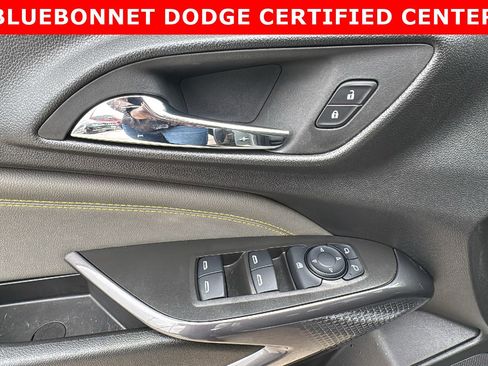 Used 2025 Chevrolet Trax ACTIV w/ Sunroof Package image 13