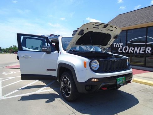 Used 2016 Jeep Renegade Trailhawk AWD/4WD image 20