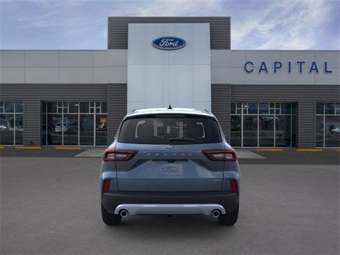 Used 2024 Ford Escape SE image 5