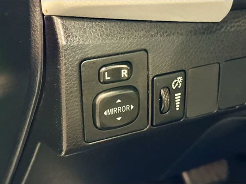 Used 2016 Toyota Corolla LE FWD image 11