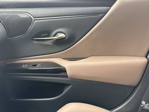 New 2025 Lexus ES 350 Ultra Luxury image 21