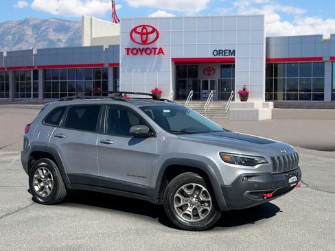 Used 2020 Jeep Cherokee Trailhawk w/ Comfort/Convenience Group AWD/4WD image 1
