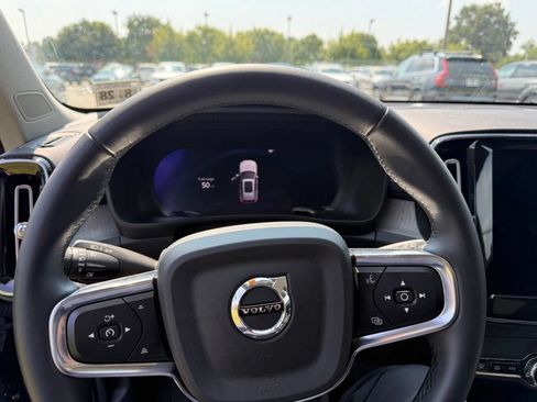 Used 2023 Volvo XC40 B5 Ultimate w/ Climate Package AWD/4WD image 8