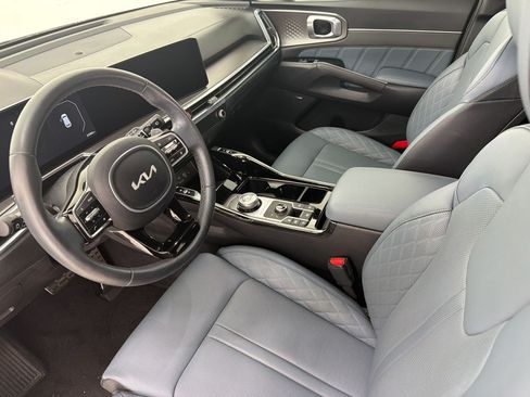 Used 2025 Kia Sorento SX Prestige AWD/4WD image 4