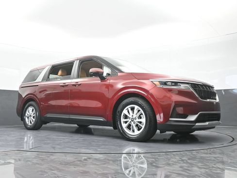 Used 2023 Kia Carnival LX w/ Paint Protection Package FWD image 63