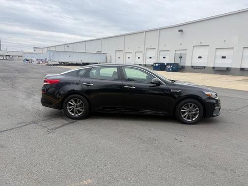 Used 2020 Kia Optima LX image 5