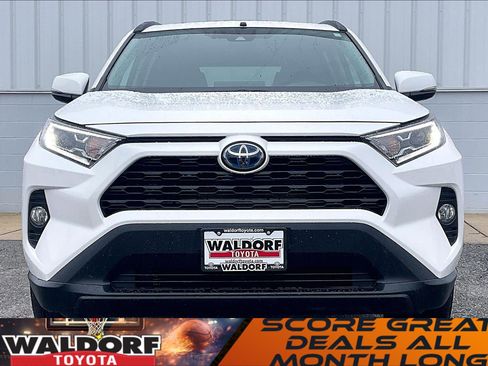 Used 2019 Toyota RAV4 XLE w/ Carpet Mat Package image 3