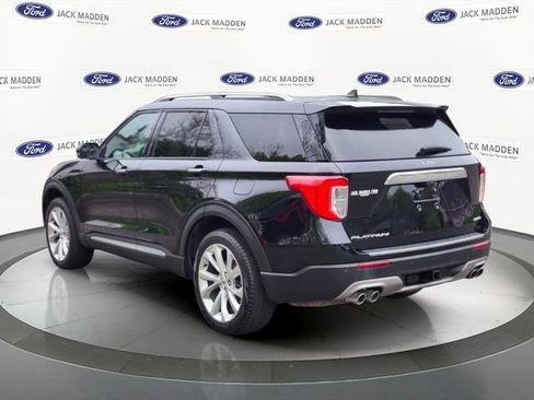 Certified 2022 Ford Explorer Platinum w/ Equipment Group 601A AWD/4WD image 3