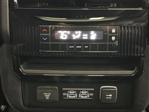 New 2026 Jeep Grand Wagoneer 4WD image 39