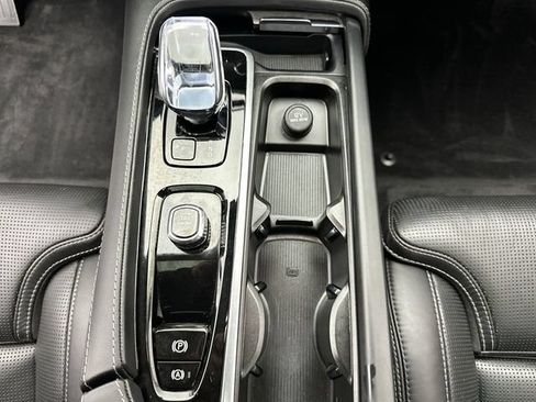 Certified 2024 Volvo XC90 T8 Ultimate w/ Protection Package Premier AWD/4WD image 20