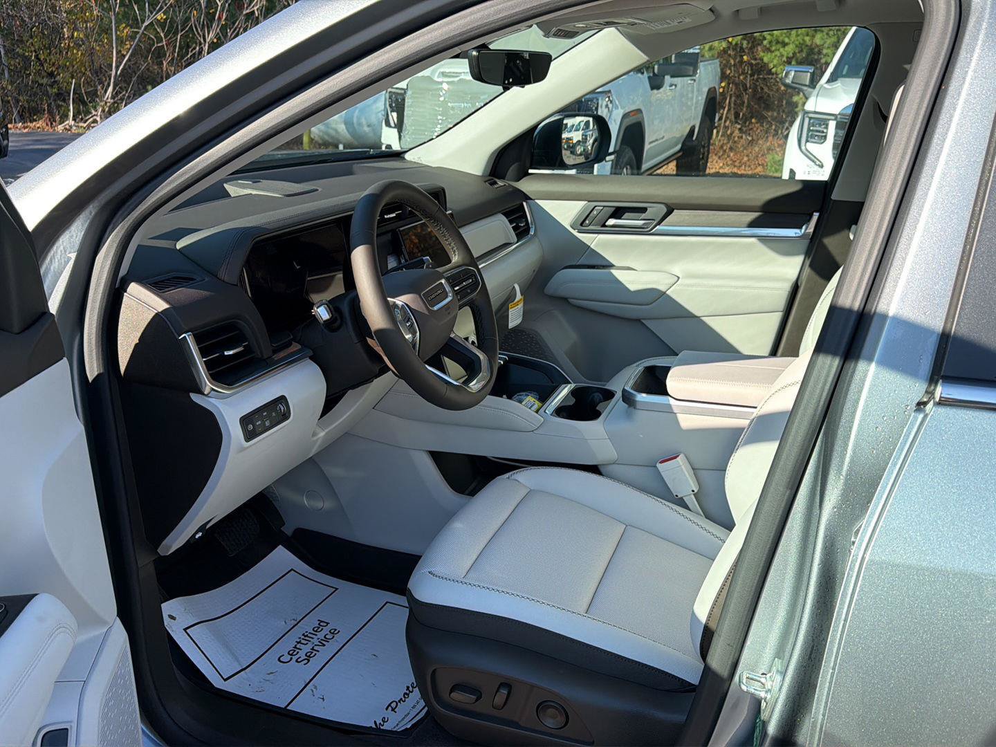 New 2027 GMC Terrain Denali w/ LPO, Floor Liner Package AWD/4WD image 8