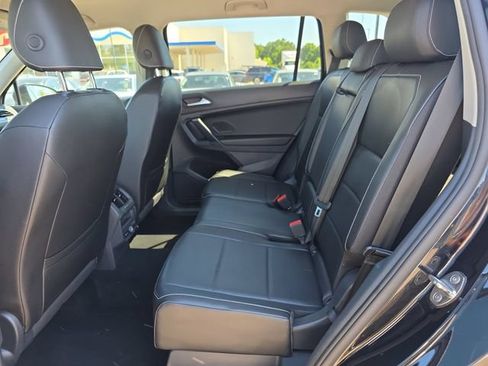 Used 2021 Volkswagen Tiguan SE AWD/4WD image 11