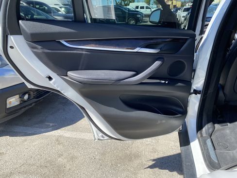 Used 2018 BMW X5 sDrive35i w/ M Sport Package image 19