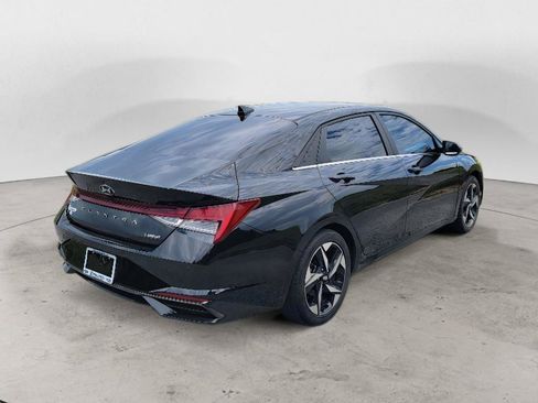 Used 2023 Hyundai Elantra Limited w/ Cargo Package FWD image 11