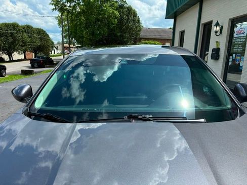 Used 2019 Honda Accord Touring image 11