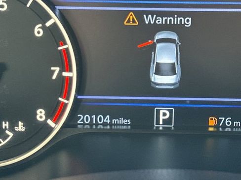 Used 2024 Nissan Altima 2.5 SR w/ SR Premium Package FWD image 28