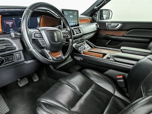 Used 2020 Lincoln Navigator Reserve RWD image 13