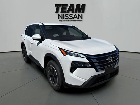 Used 2025 Nissan Rogue SV AWD/4WD image 1