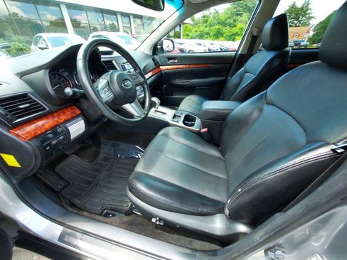 Used 2011 Subaru Outback 2.5i Limited w/ PWR Moonroof Pkg AWD/4WD image 7
