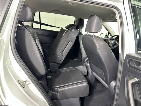 Used 2021 Volkswagen Tiguan SE image 27