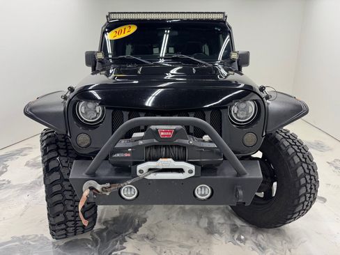 Used 2012 Jeep Wrangler Unlimited Rubicon AWD/4WD image 3