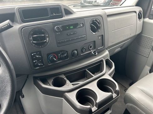 Used 2014 Ford E-350 and Econoline 350 XL w/ Power Windows & Locks Group image 18