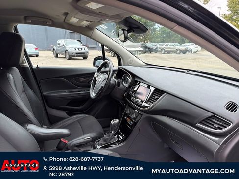 Used 2022 Buick Encore Preferred w/ Safety Package image 33