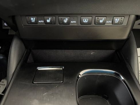 Used 2025 Lexus ES 350 w/ Luxury Package FWD image 16