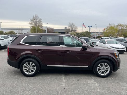 Used 2022 Kia Telluride LX image 9