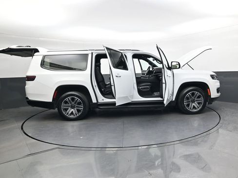 Used 2024 Jeep Wagoneer L Series II w/ Flexible Seating Group image 41